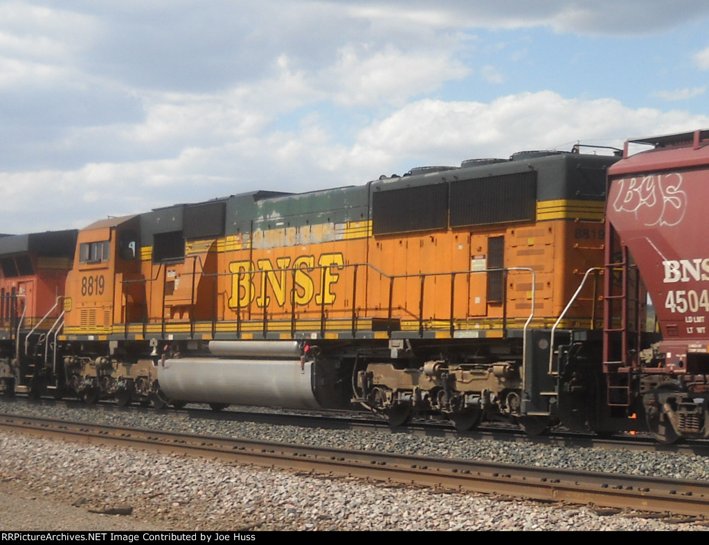 BNSF 8819